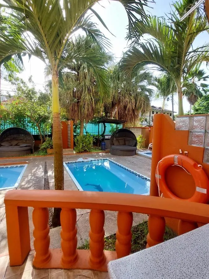 Beau Vallon Villa Self Catering With Pool 0*, Beau Vallon (Mahe)