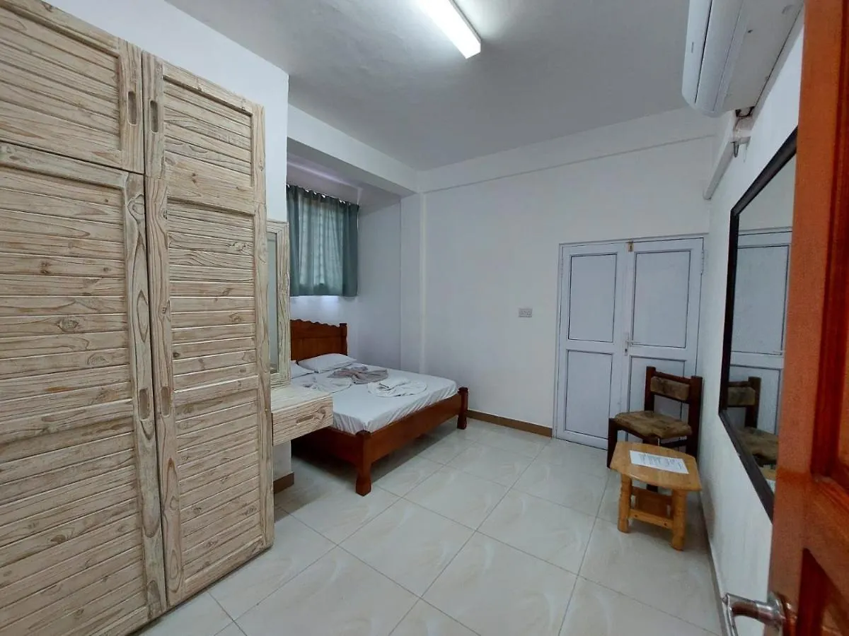 Beau Vallon Villa Self Catering With Pool  Beau Vallon (Mahe)