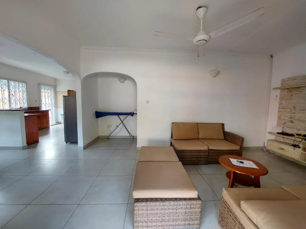 Beau Vallon Villa Self Catering With Pool Seychellen