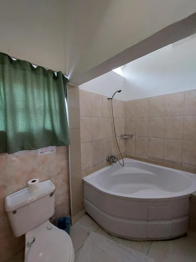 Beau Vallon Villa Self Catering With Pool 0*, Beau Vallon (Mahe)
