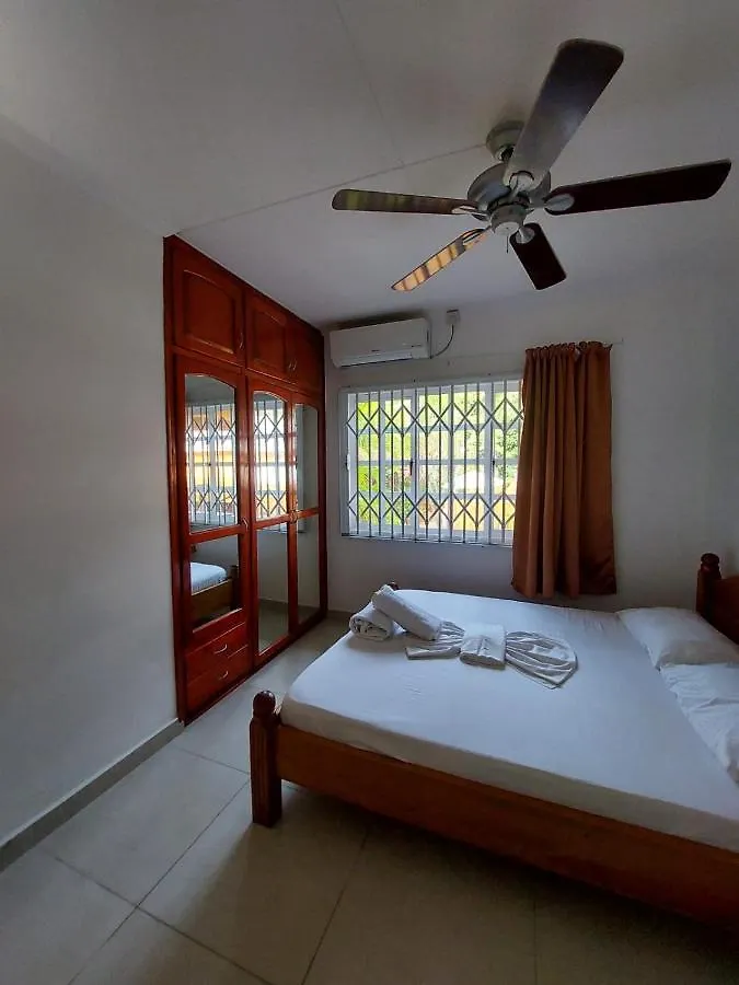 Beau Vallon Villa Self Catering With Pool Seychellen