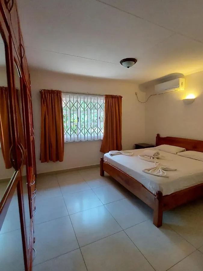 Beau Vallon Villa Self Catering With Pool  Beau Vallon (Mahe)